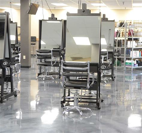 2025 Top Cosmetology Schools in Kansas City Area